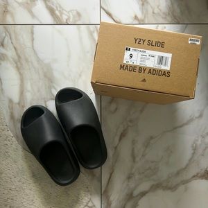Yeezy Slide onyx 🩴 AUTHENTIC